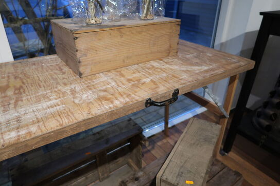 Klapbord uden indhold