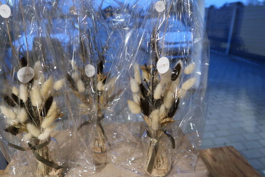 3 stk. buketter i vaser