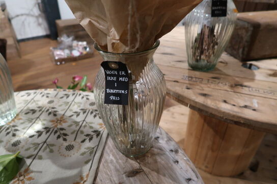 2 stk. buketter i vaser