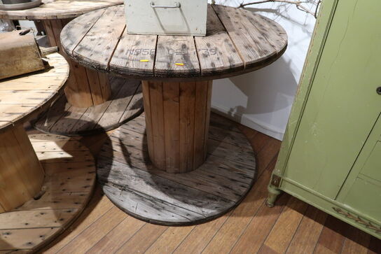 Kabeltromle uden indhold