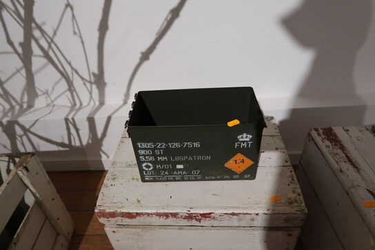 3 stk. trækasser, taltavle m.m.