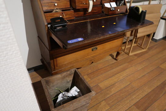 Pakkedisk med indhold