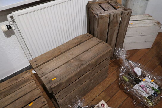 4 stk. trækasser samt spand