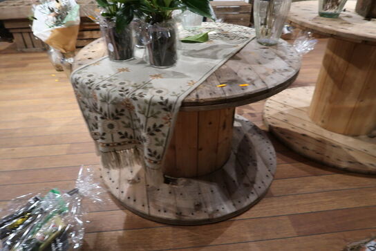 Kabeltromle uden indhold