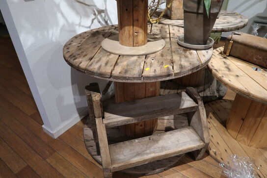 Kabeltromle uden indhold