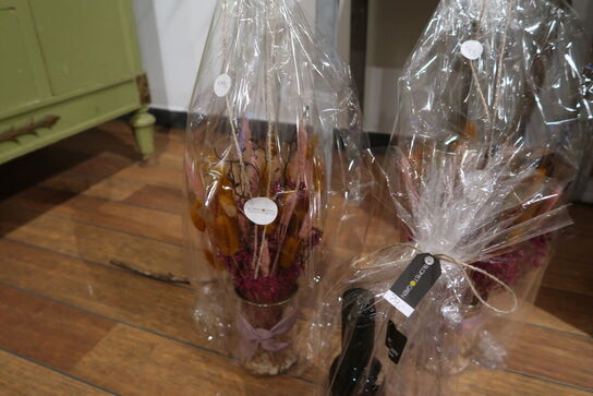 Gavekurv samt 2 stk. planter i krukke