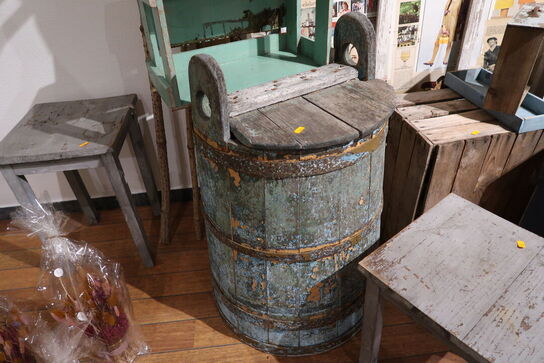 Tønde, taburet samt trækasse