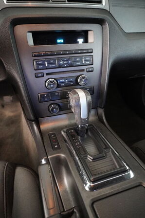 Personbil FORD Mustang 3,8 V6 Årgang 2014