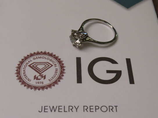 Diamant Ring 2.02 CT. 14 KT. Hvidguld (inkl. IGI Certifikat)