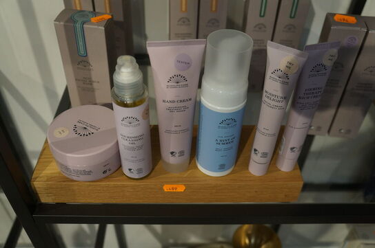 Diverse udstillingsprodukter RUDOLFH CARE