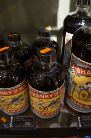 2 fl. Whiskey HANKY'S WHIP