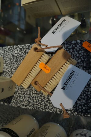 Neglebørster, tandpasta, m.v. HUMDAKIN