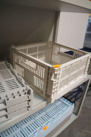 Plastkasser, kagedåser, m.v.