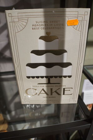 Coffee table book PRINTWORKS CAKE