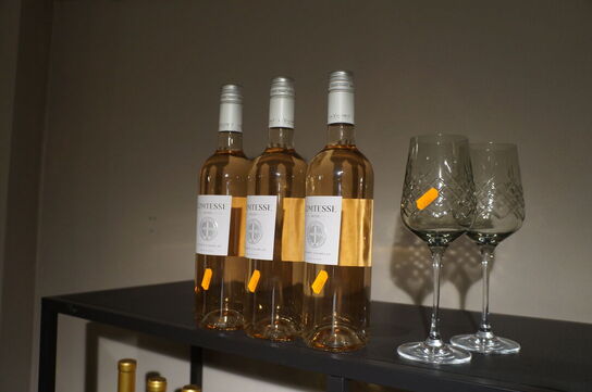 3 stk. Rosé vin & 2 stk. Glas COMTESSE & FREDERIK BAGGER