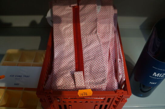 Diverse interiør på hylde