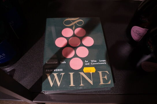Coffe table book PRINTWORKS WINE