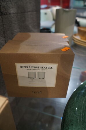4 stk. Vinglas FERM LIVING RIPPLE