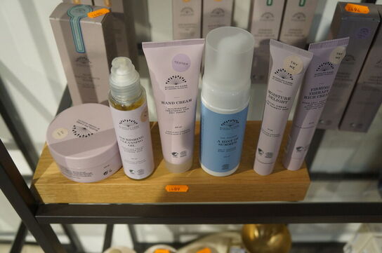 Diverse udstillingsprodukter RUDOLFH CARE