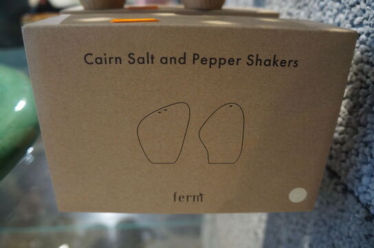 2 stk. Salt & Pepper sæt FERM LIVING
