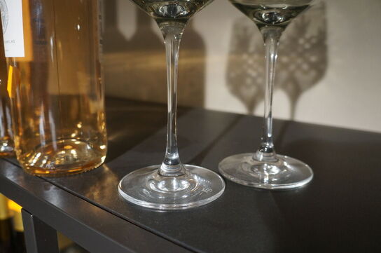 3 stk. Rosé vin & 2 stk. Glas COMTESSE & FREDERIK BAGGER