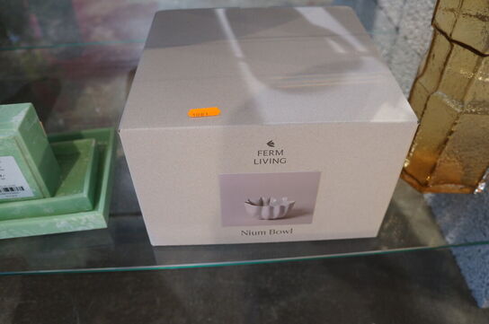 Skål FERM LIVING NIUM