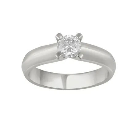Solitaire ring i hvidguld 14 kt med naturlig diamant i 0,50 carat .