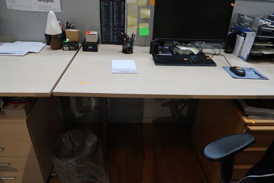 El. hæve/sænke skrivebord samt kontorstol