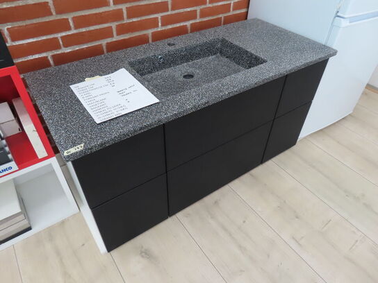 Badeværelses arrangement - 6 stk. skuffer med fuldt udtræk og soft close og KUMA vask