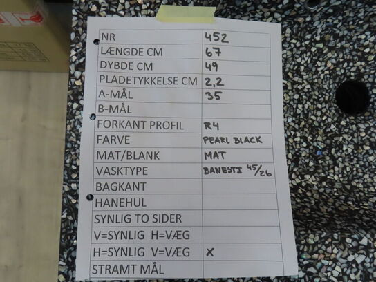 Badeværelses arrangement - 2 stk. låger og KUMA vask