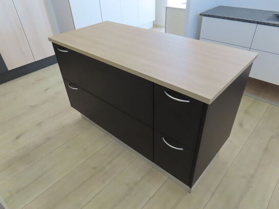 Fritstående Ø med 6 skuffer med push/softclose