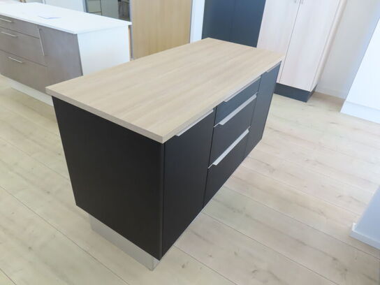 Fritstående Ø med 6 skuffer med push/softclose