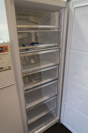 Scandomestic SFS 381 W - Fritstående fryseskab