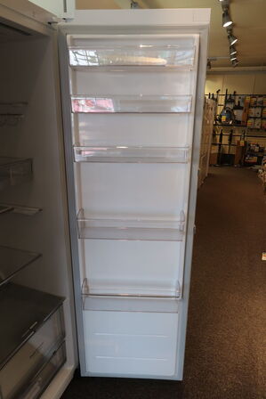 LG GLE71SWCSZ fritstående køleskabe