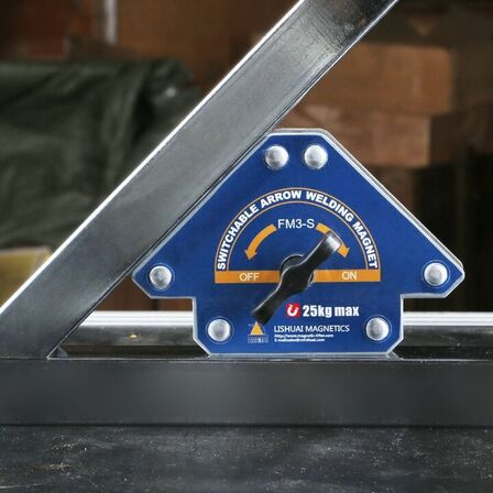 4 stk. Pilformet svejsemagnet FM3-S – Tænd/sluk 20 kg trækkraft 45° / 90° / 135°