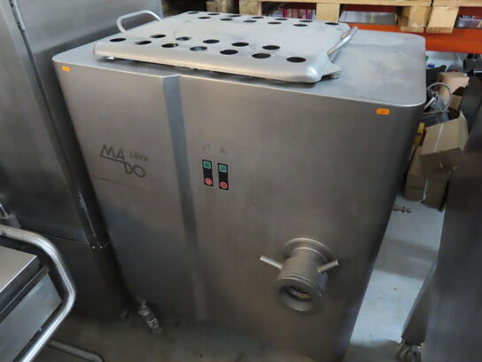 Kødhakker MADO ULTRA (standen er ukendt)