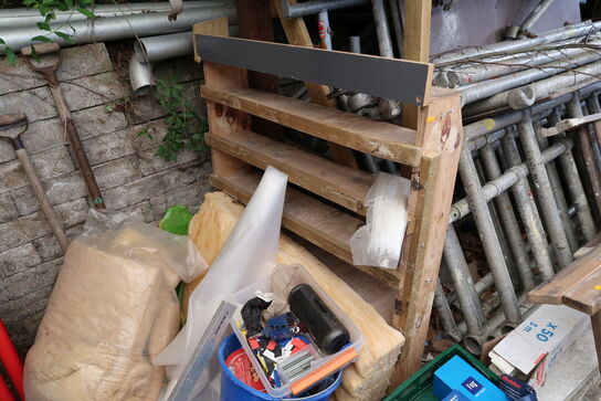 Div. Stiger, varelager, stilladsdele JUMBO, palleløfter m.m. (alt skal medtages)