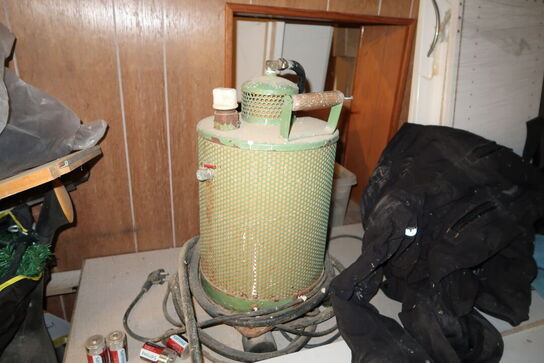 Div. Varelager, kaffemaskine MOCCAMASTER, køleskab m.m. (alt skal medtages)