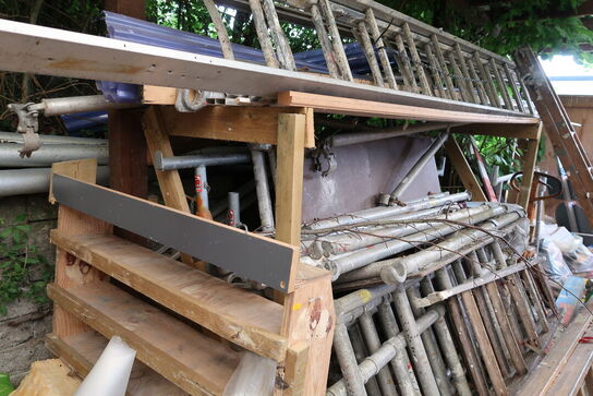 Div. Stiger, varelager, stilladsdele JUMBO, palleløfter m.m. (alt skal medtages)