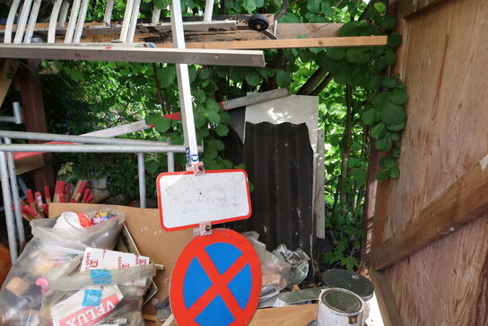 Div. Stiger, varelager, stilladsdele JUMBO, palleløfter m.m. (alt skal medtages)