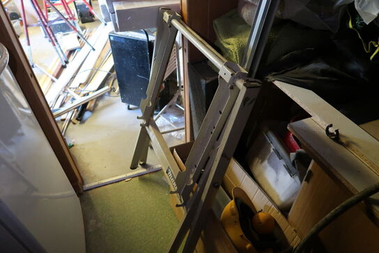 Div. Varelager, kaffemaskine MOCCAMASTER, køleskab m.m. (alt skal medtages)