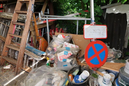 Div. Stiger, varelager, stilladsdele JUMBO, palleløfter m.m. (alt skal medtages)