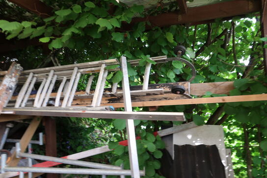 Div. Stiger, varelager, stilladsdele JUMBO, palleløfter m.m. (alt skal medtages)