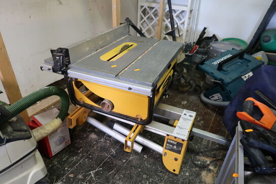 Bordrundsav DEWALT DW745-QS med arbejdsbord