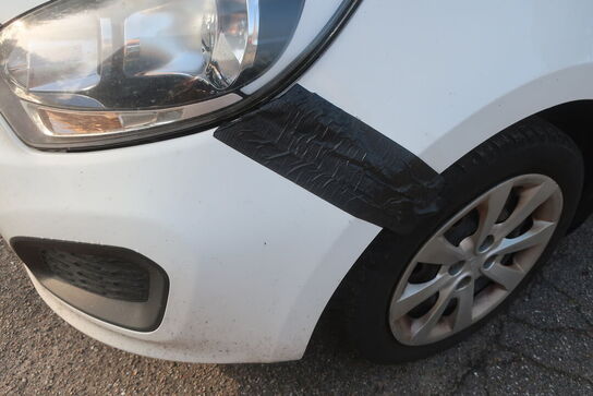 Personbil: KIA RIO 1.2 5-DØRS MAN. 5 (moms fri)