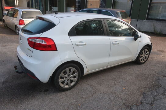 Personbil: KIA RIO 1.2 5-DØRS MAN. 5 (moms fri)