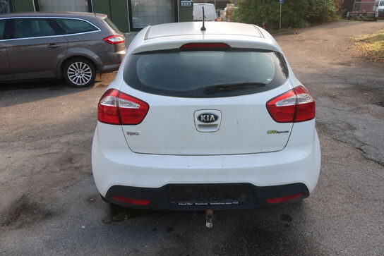 Personbil: KIA RIO 1.2 5-DØRS MAN. 5 (moms fri)