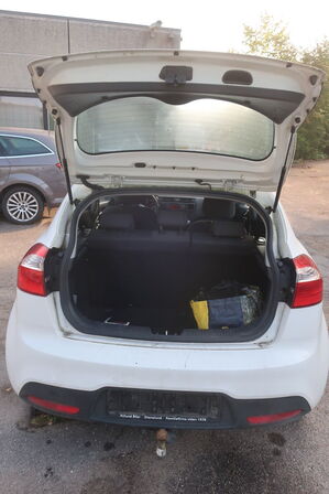Personbil: KIA RIO 1.2 5-DØRS MAN. 5 (moms fri)