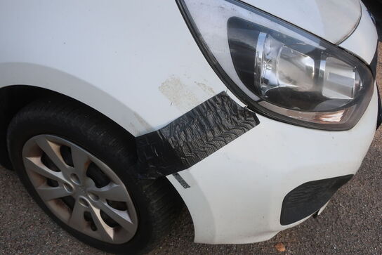 Personbil: KIA RIO 1.2 5-DØRS MAN. 5 (moms fri)