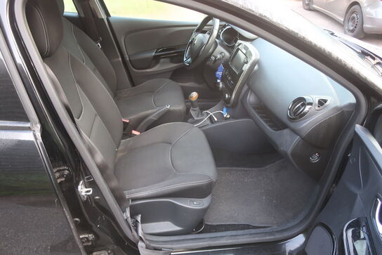Personbil: RENAULT NY CLIO DCI 90 5D (moms fri)
